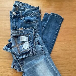 2 pairs of American eagle high rise jegging